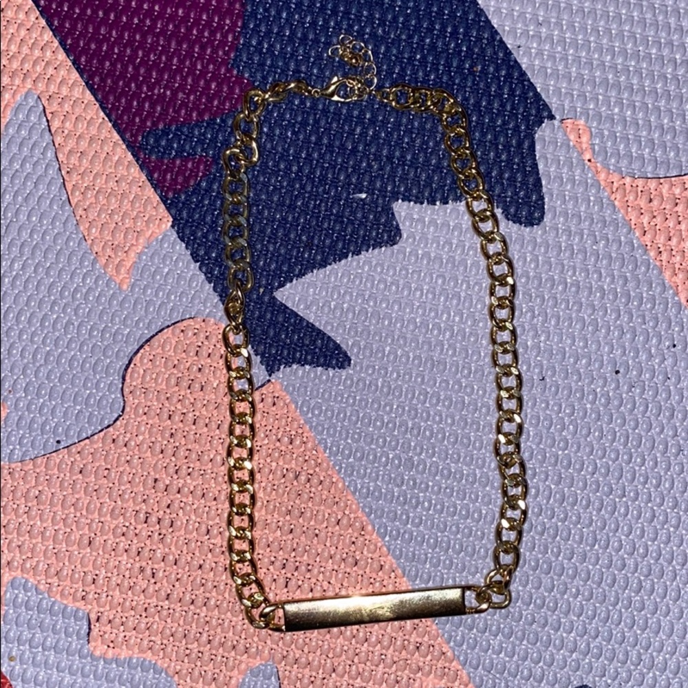 GOLD NECKLACE